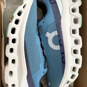 Cloud Running Women's Sneakers in Blue and White